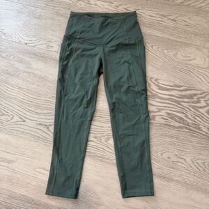 Victoria’s Secret Sport Capri Leggings with pockets